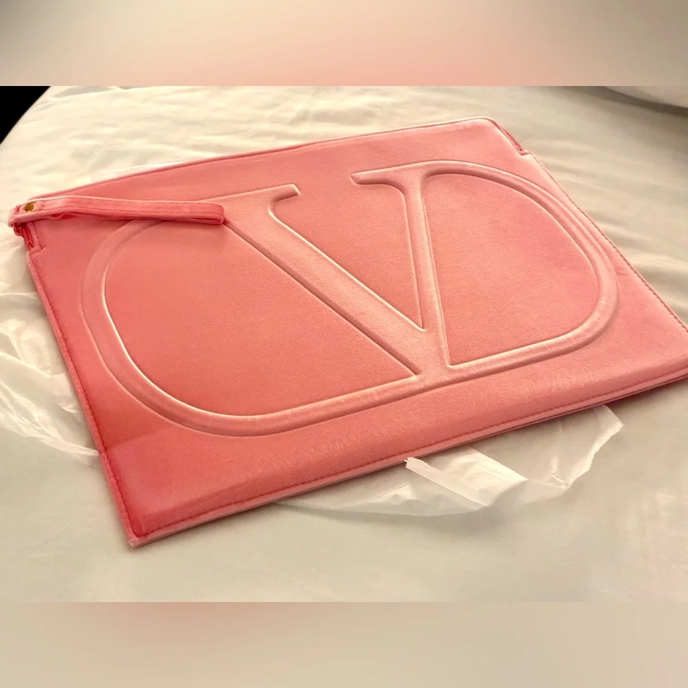 Brand New!Rare Valentino Soft Pink Embossed V Logo Large Laptop Bag